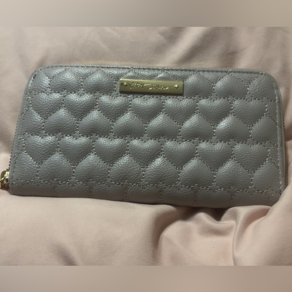Betsey Johnson grey heart quilted wallet